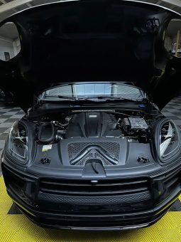 
										2023 Porsche Macan S, Black, 23,000 km full									
