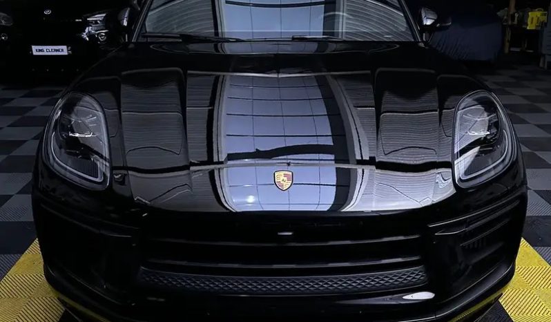 
								2023 Porsche Macan S, Black, 23,000 km full									