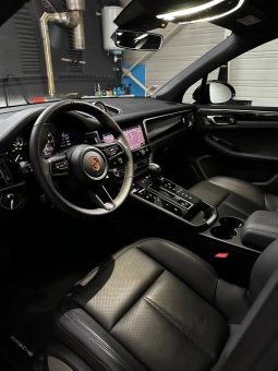 
										2023 Porsche Macan S, Black, 23,000 km full									