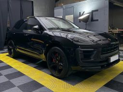 
										2023 Porsche Macan S, Black, 23,000 km full									