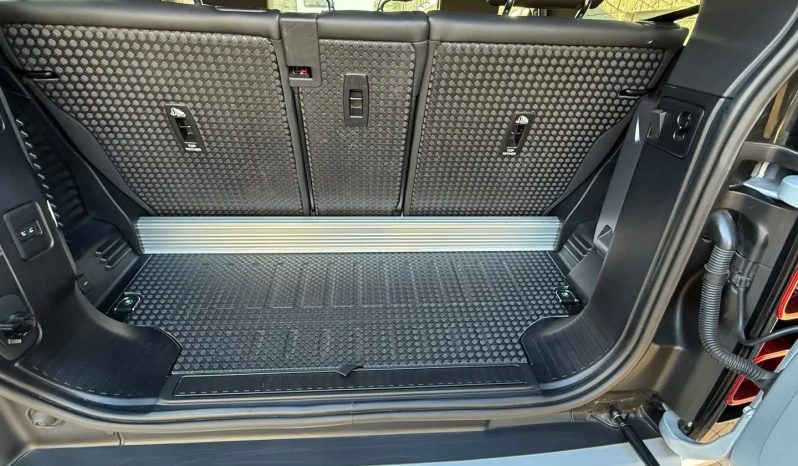 
								2023 Land Rover Defender 90 2.5 D full									